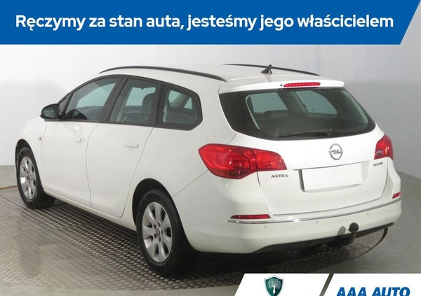 Opel Astra cena 30000 przebieg: 175786, rok produkcji 2014 z Tarnobrzeg małe 211